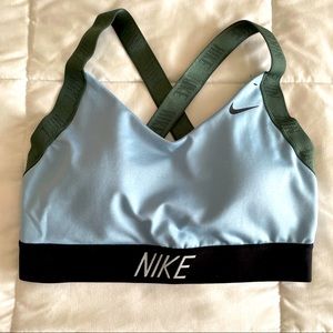 Nike Dri-Fit sports bra - Medium